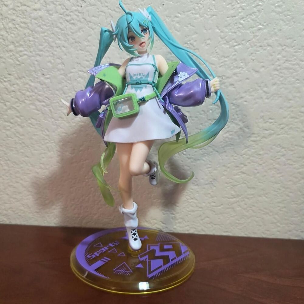 Hatsune Miku Fashion Sporty Taito Prize Figure Height 7.1 inch